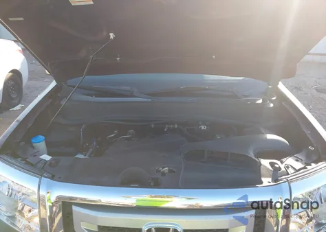 2009 Honda Pilot Touring z USA, uszkodzony, nr VIN 5FNYF38999B006464